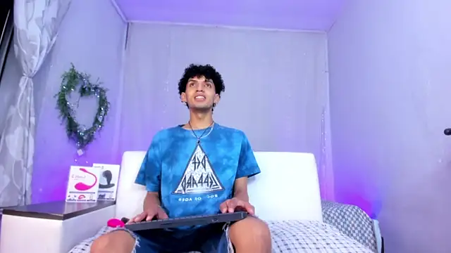 Snapshot of josesweet_ chatting on 10.08.25 josesweet  online show from 10.08.25