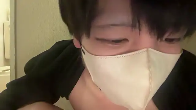 Snapshot of tora3220 chatting on 10.25.25 tora3220 online show from 10.25.25