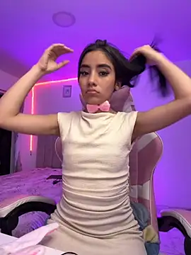 Snapshot of ISABELFORYOU1 chatting on 10.17.25 ISABELFORYOU1 online show from 10.17.25