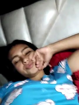 Snapshot of NileveSantanna chatting on 11.26.25 NileveSantanna online show from 11.26.25