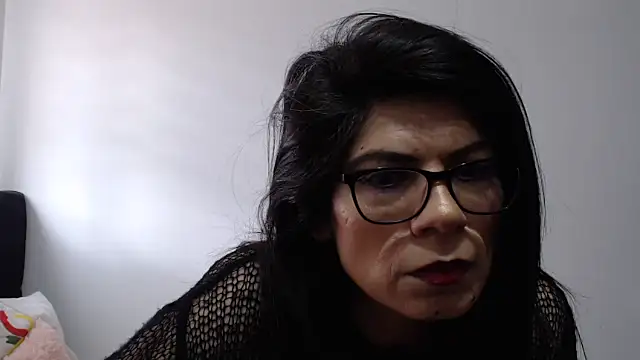 Snapshot of abrilsex23 chatting on 10.18.25 abrilsex23 online show from 10.18.25