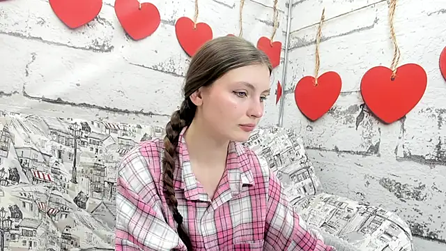 Shyly Lisa online show from 09.30.25