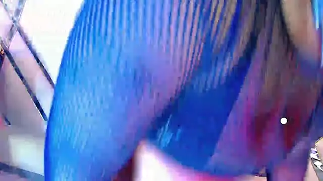 Snapshot of AuroraRoss chatting on 10.28.25 AuroraRoss online show from 10.28.25