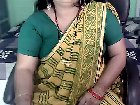 Snapshot of BABITA_KUMARII chatting on 10.15.25 BABITA KUMARII online show from 10.15.25