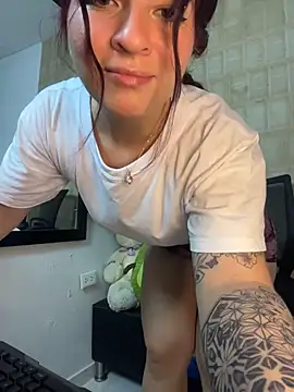 Snapshot of came_lia1 chatting on 10.24.25 came lia1 online show from 10.24.25