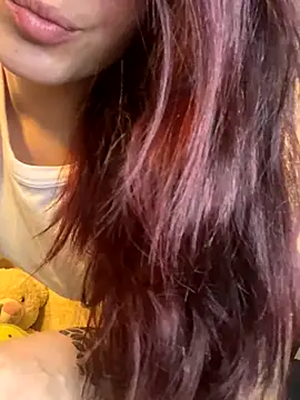 Snapshot of came_lia1 chatting on 10.30.25 came lia1 online show from 10.30.25