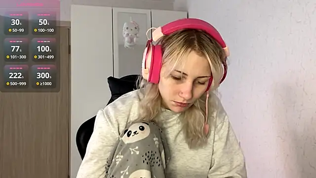 KandaceMassanelli online show from 10.17.25