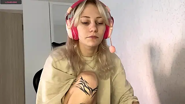 KandaceMassanelli online show from 10.18.25