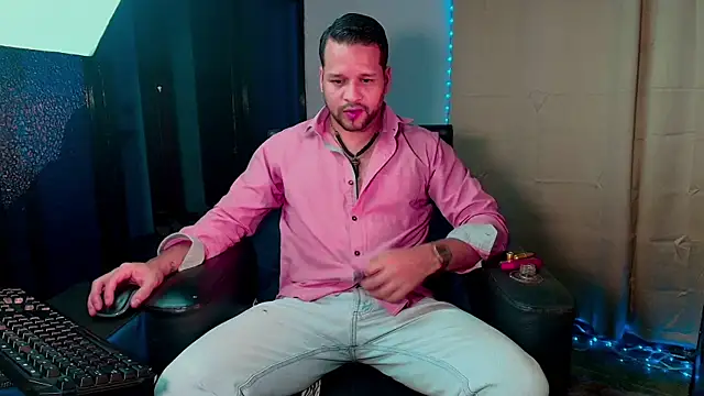 LucasGaeel online show from 12.14.25