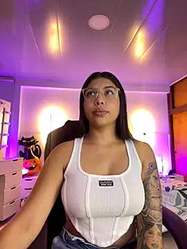 kloe28 online show from 10.28.25