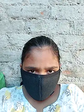 Snapshot of Ok_pooja chatting on 10.04.25 Ok pooja online show from 10.04.25