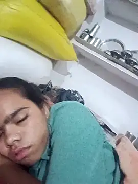 Snapshot of Ok_pooja chatting on 10.10.25 Ok pooja online show from 10.10.25