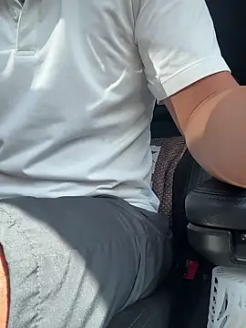 Snapshot of queen_slave1221 chatting on 09.27.25 queen slave1221 online show from 09.27.25