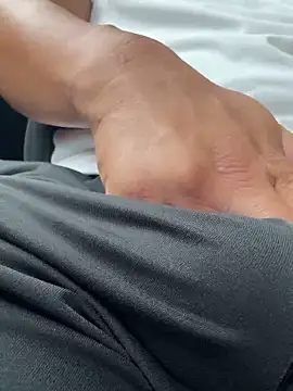 Snapshot of queen_slave1221 chatting on 10.01.25 queen slave1221 online show from 10.01.25