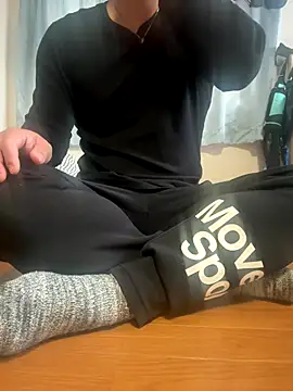 Snapshot of queen_slave1221 chatting on 10.20.25 queen slave1221 online show from 10.20.25