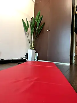 Snapshot of queen_slave1221 chatting on 10.27.25 queen slave1221 online show from 10.27.25