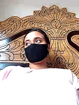 Snapshot of Love_Queen11 chatting on 09.26.25 Love Queen11 online show from 09.26.25