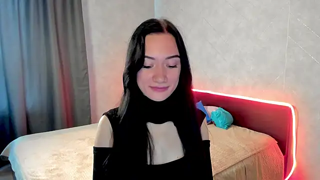 Snapshot of Arina_Meow19 chatting on 10.04.25 Arina Meow19 online show from 10.04.25