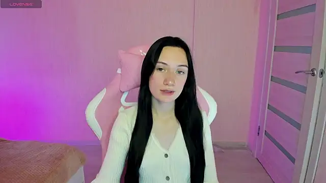 Snapshot of Arina_Meow19 chatting on 10.08.25 Arina Meow19 online show from 10.08.25