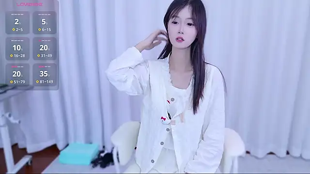 Snapshot of PUTAO_ chatting on 10.16.25 PUTAO  online show from 10.16.25