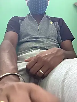 Snapshot of handsome_blg_tam chatting on 10.23.25 handsome blg tam online show from 10.23.25