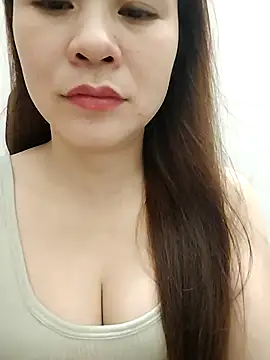 Snapshot of Girl_Shy2000 chatting on 10.17.25 Girl Shy2000 online show from 10.17.25