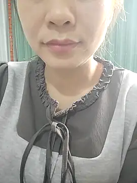 Girl Shy2000 online show from 11.10.25