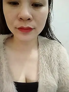 Girl Shy2000 online show from 12.17.25