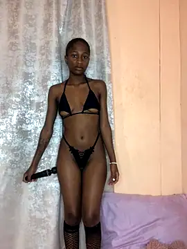 Snapshot of Caramel102004 chatting on 09.27.25 Caramel102004 online show from 09.27.25