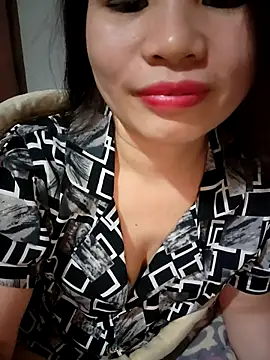 Meoweo 23 online show from 11.25.25