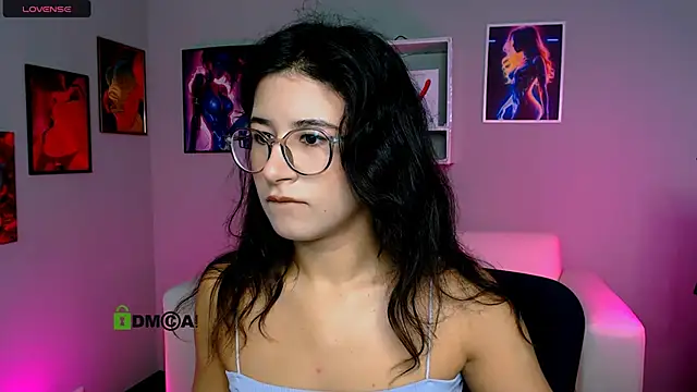 Snapshot of lia_make_love chatting on 10.18.25 lia make love online show from 10.18.25