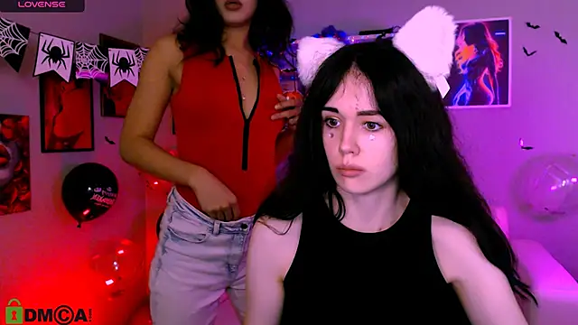 Snapshot of lia_make_love chatting on 10.30.25 lia make love online show from 10.30.25