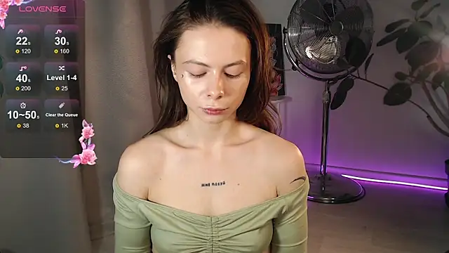 BellaAbey online show from 12.13.25