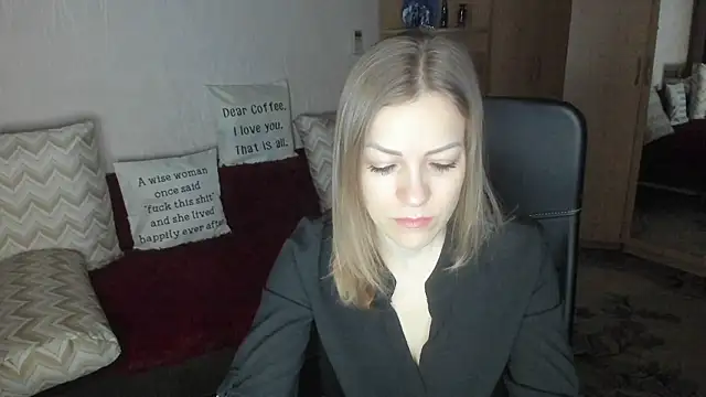 Tiffany Bates online show from 02.04.26