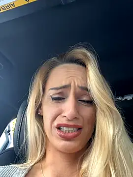 Snapshot of ericafontesx chatting on 10.24.25 ericafontesx online show from 10.24.25