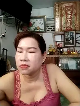 Snapshot of Tyty_xx chatting on 10.02.25 Tyty xx online show from 10.02.25