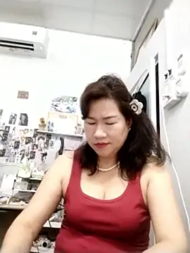 Snapshot of Tyty_xx chatting on 10.07.25 Tyty xx online show from 10.07.25
