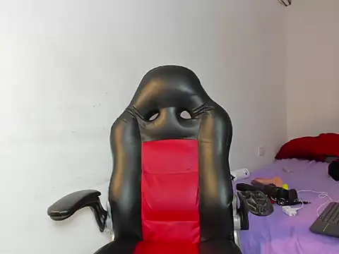 Snapshot of vanelope_smith chatting on 10.03.25 vanelope smith online show from 10.03.25