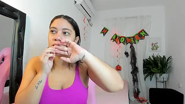 Snapshot of vanelope_smith chatting on 10.22.25 vanelope smith online show from 10.22.25