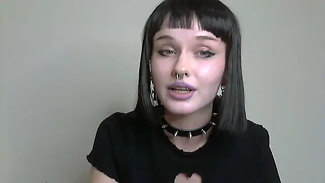 Snapshot of Paradoxy_ chatting on 10.04.25 Paradoxy  online show from 10.04.25