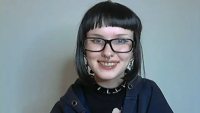 Snapshot of Paradoxy_ chatting on 10.21.25 Paradoxy  online show from 10.21.25