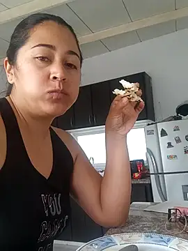 Snapshot of Maria_delos_angeles chatting on 10.23.25 Maria delos angeles online show from 10.23.25