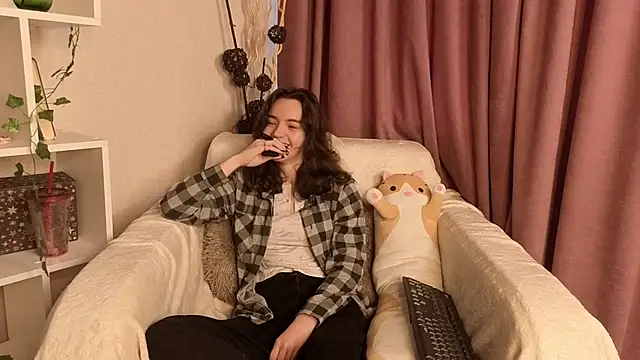 Snapshot of TarahCayne chatting on 10.21.25 TarahCayne online show from 10.21.25