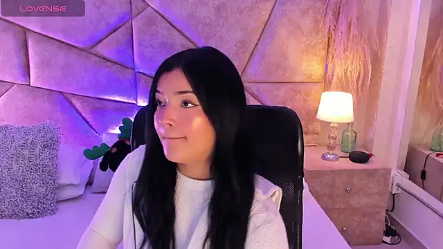 EmmaBlossom online show from 11.16.25