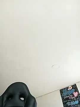 Pingasaboy20 online show from 11.18.25