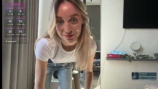 SophieBelll online show from 10.25.25