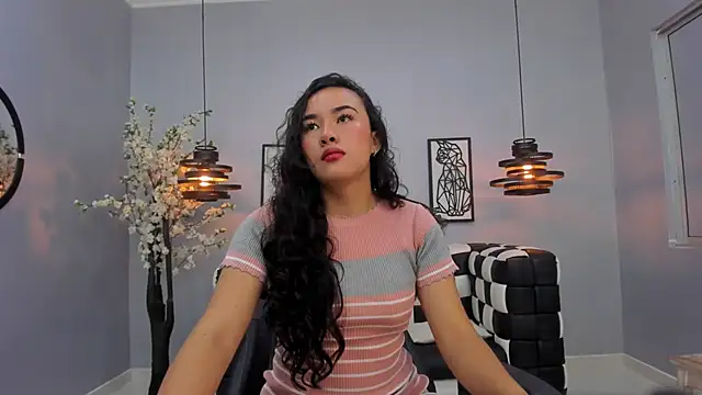 Snapshot of Kira_Naughty chatting on 10.01.25 Kira Naughty online show from 10.01.25
