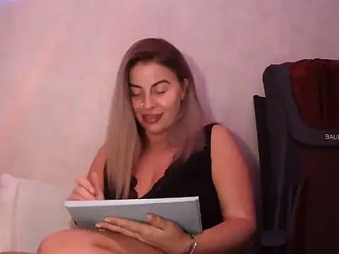 Miravynn online show from 03.31.26