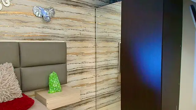 Lovers 21 online show from 11.03.25