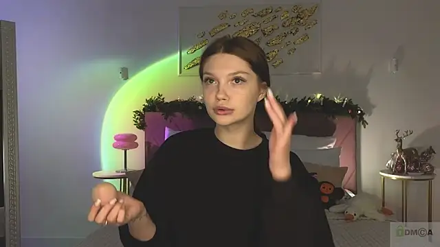 Nicole Broown  online show from 01.15.26